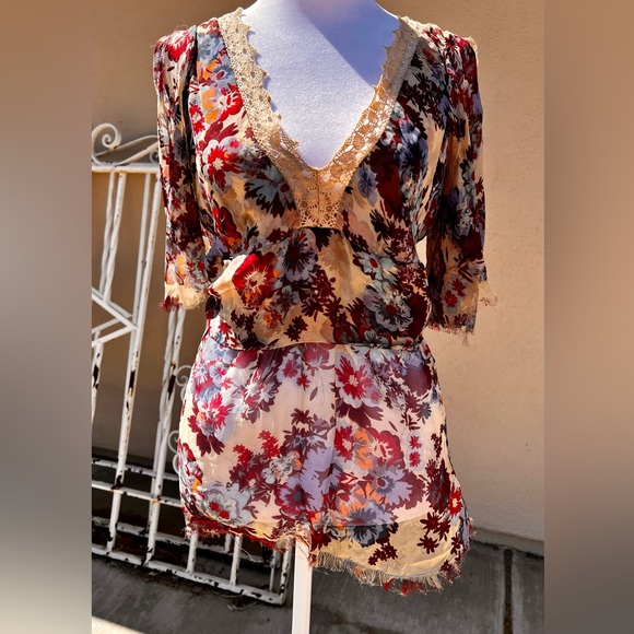 JOIE Floral Sheer Silk Blouse Low V Crochet Neck & Back Flowing Split Sleeves! 4 - Picture 12 of 14